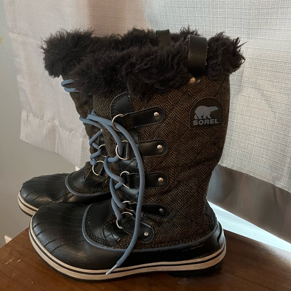 Women’s Sorel Winter Snow Boots Size 9